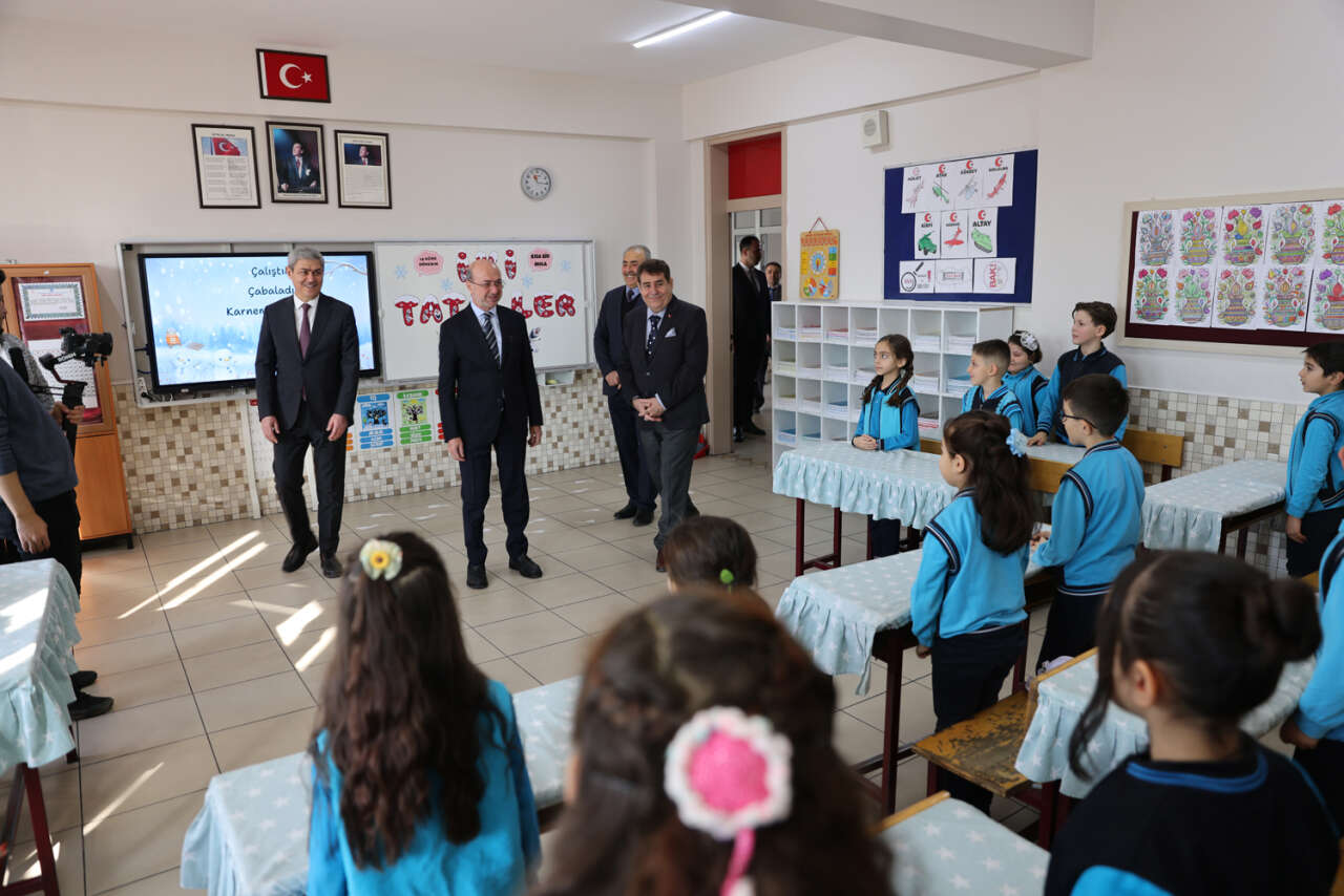 Selçuklu’da öğrenciler karnelerini böyle aldı 9